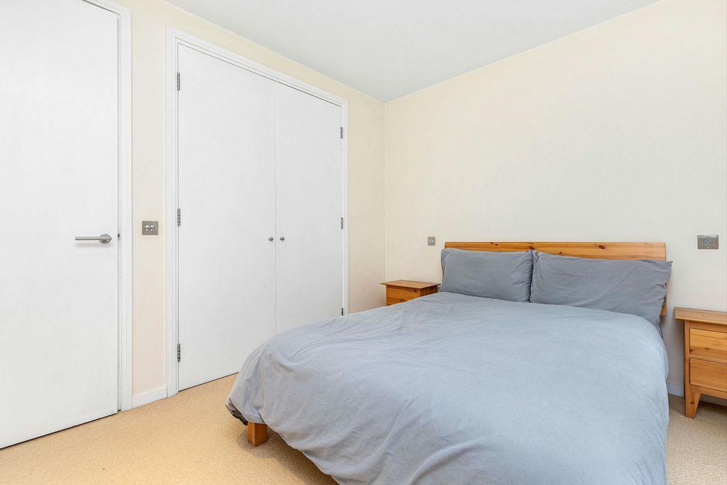 Property photo 2 of 11 Bedroom
