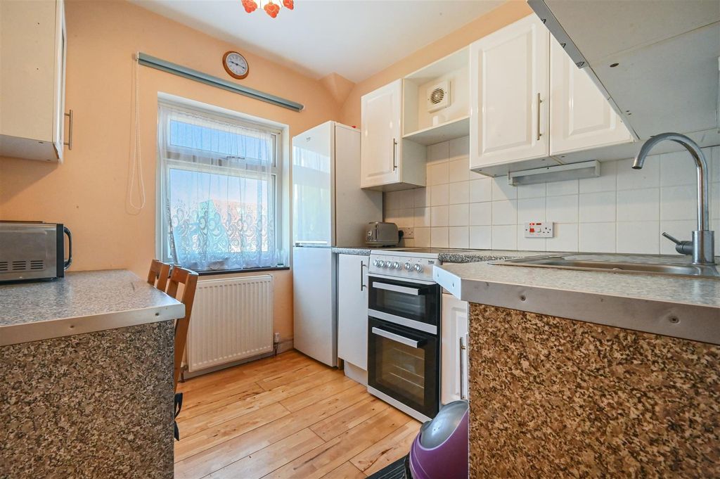 Property photo 3 of 10 21A Long Drive - Kitchen1 (1).Jpg