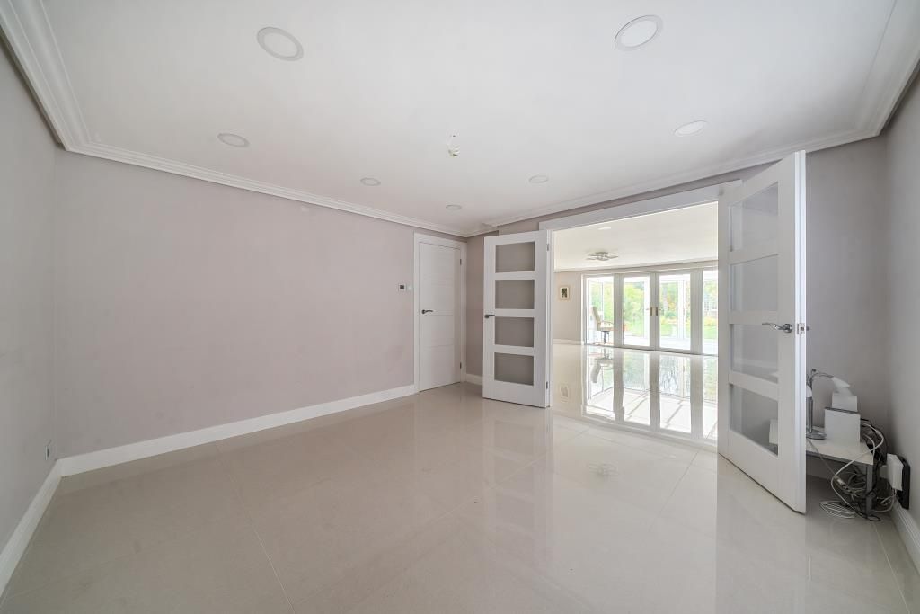 Property photo 3 of 21 Reception