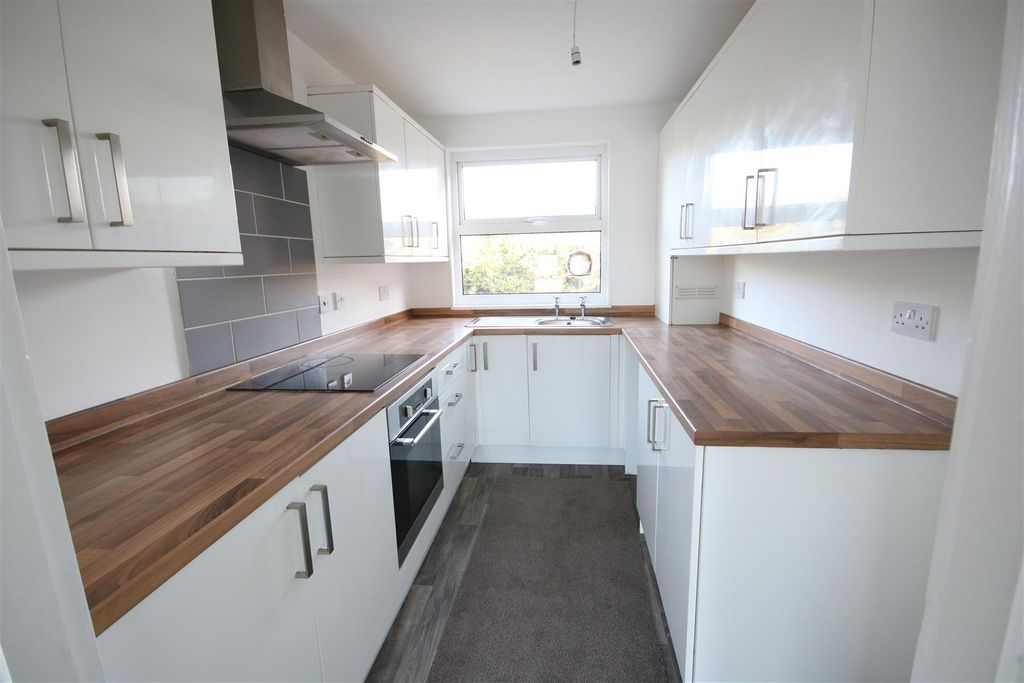 Property photo 2 of 15 Kitchen