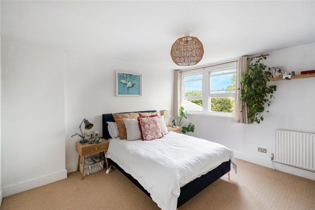Property photo 3 of 7 Double Bed P1