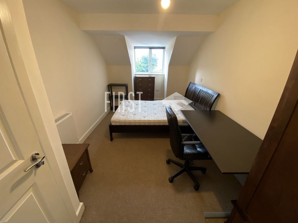 Property photo 2 of 13 Photo 4