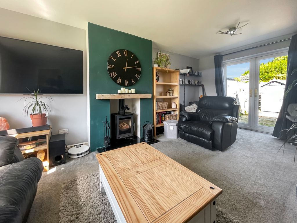 Property photo 3 of 14 Living-Room-3