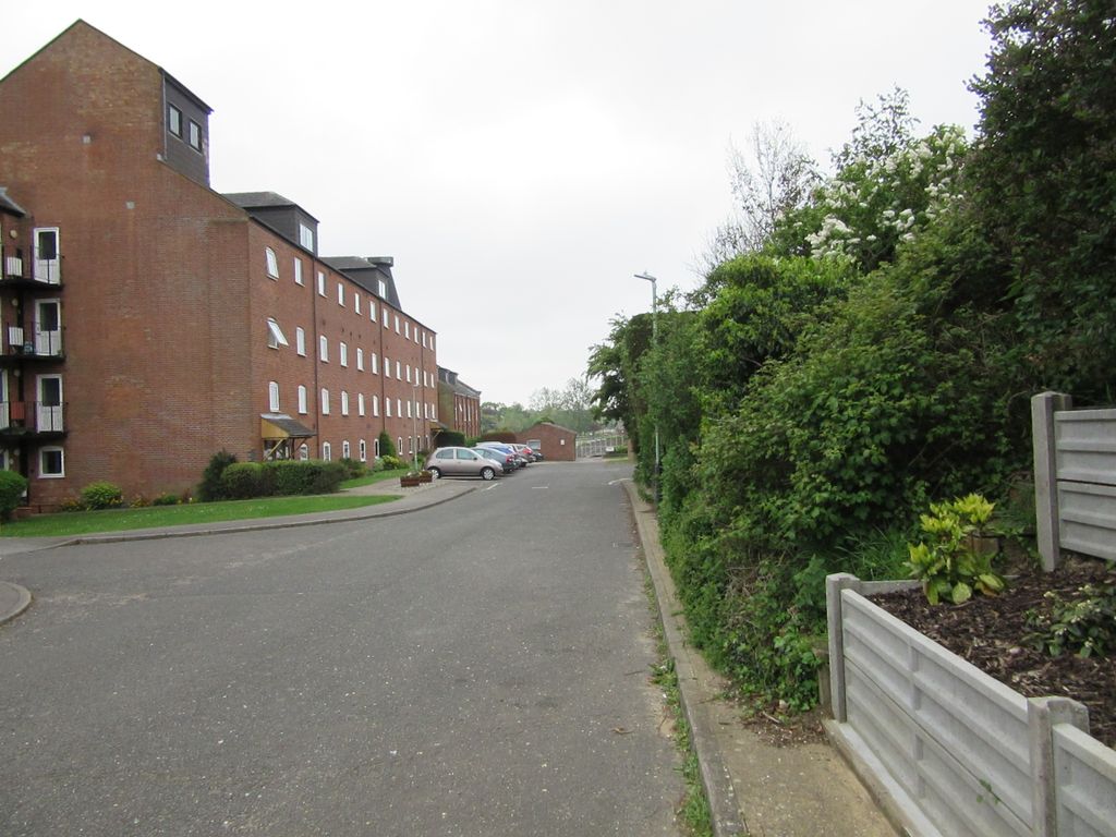 Property photo 2 of 21