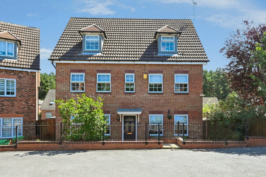 Property photo 1 of 34