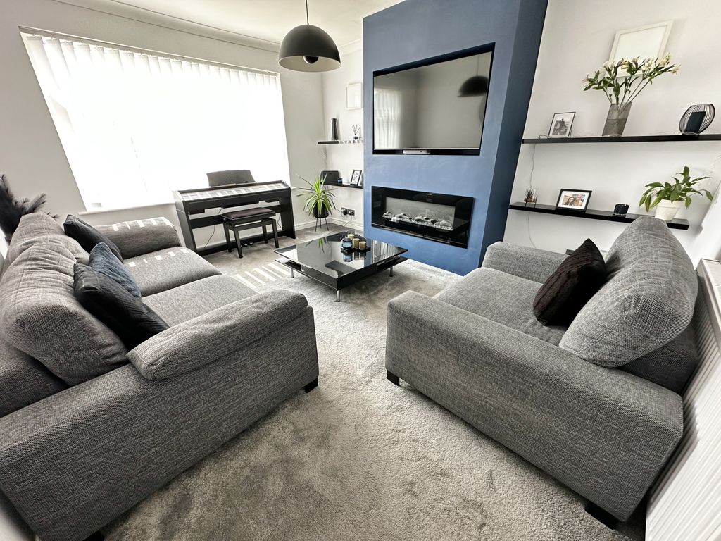 Property photo 2 of 24