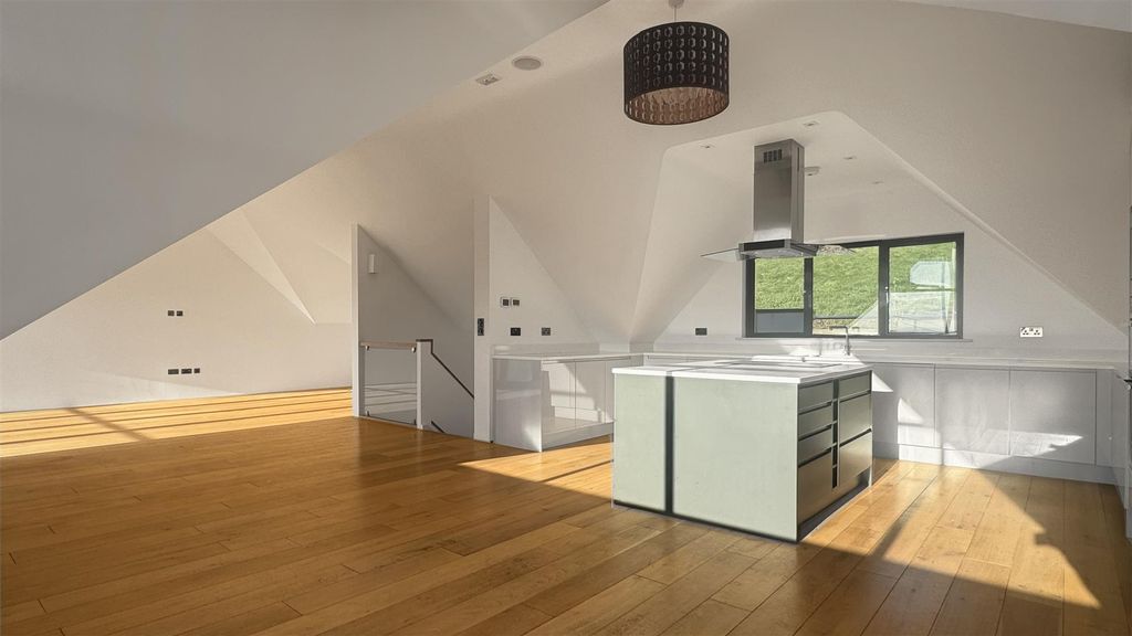 Property photo 2 of 17 Lounge 2.Jpg