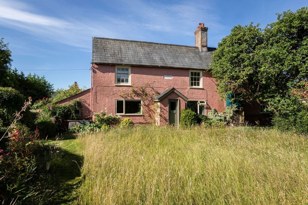 Property photo 2 of 43