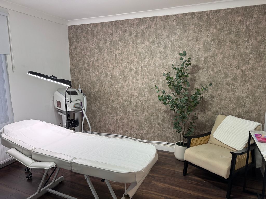 Property photo 2 of 5 Beauty Room - Go Freestyle Studios