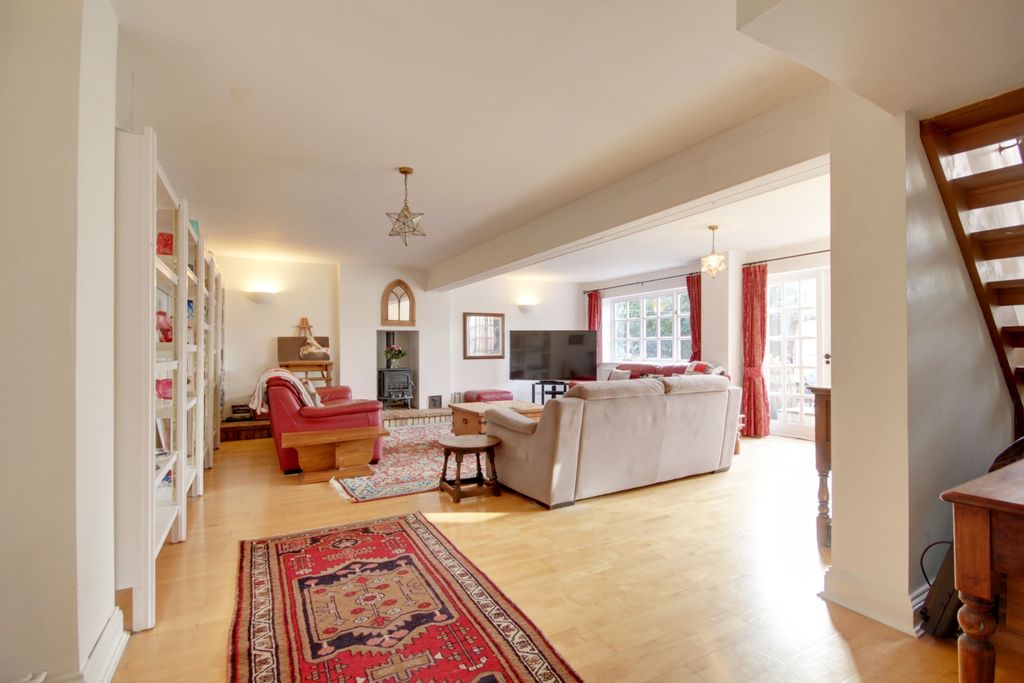 Property photo 2 of 11 Img_5126-Img_5128