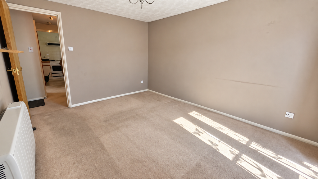 Property photo 3 of 11 Lounge