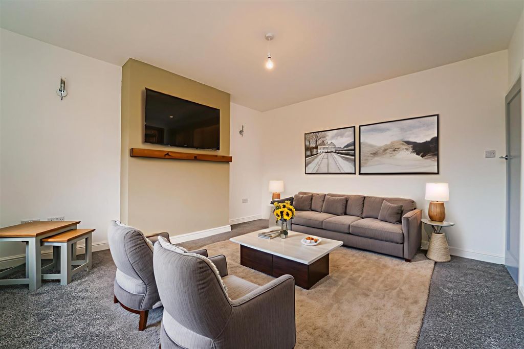 Property photo 1 of 30