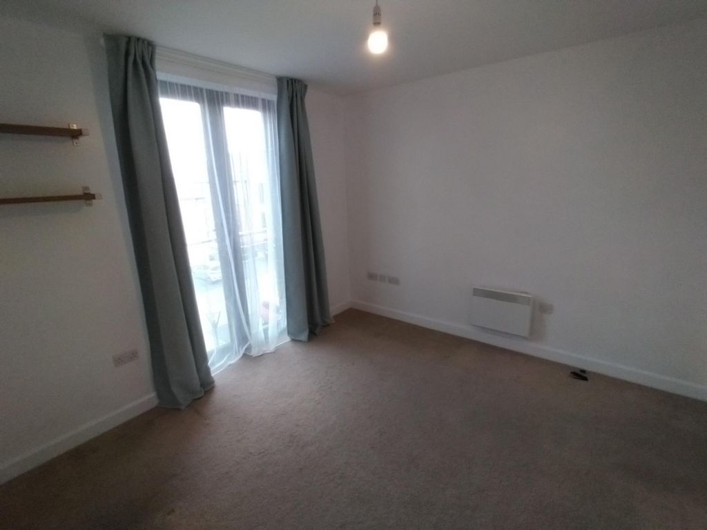 Property photo 3 of 6 (Main)