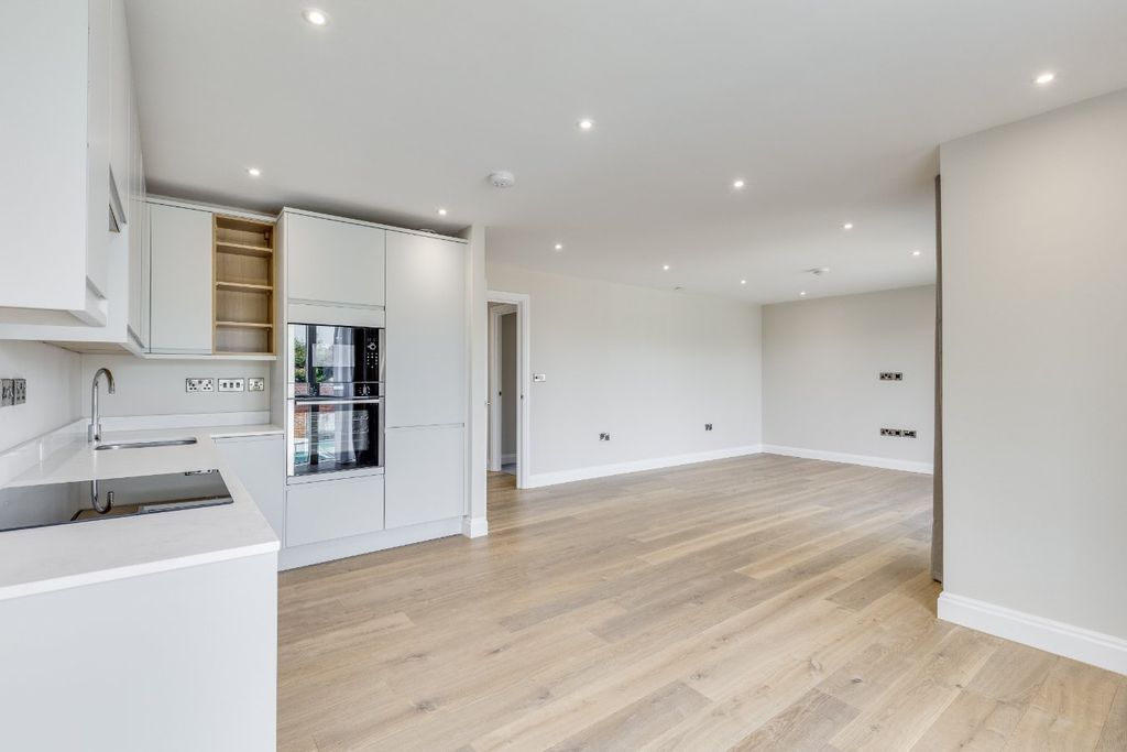 Property photo 2 of 10 Picture No. 17