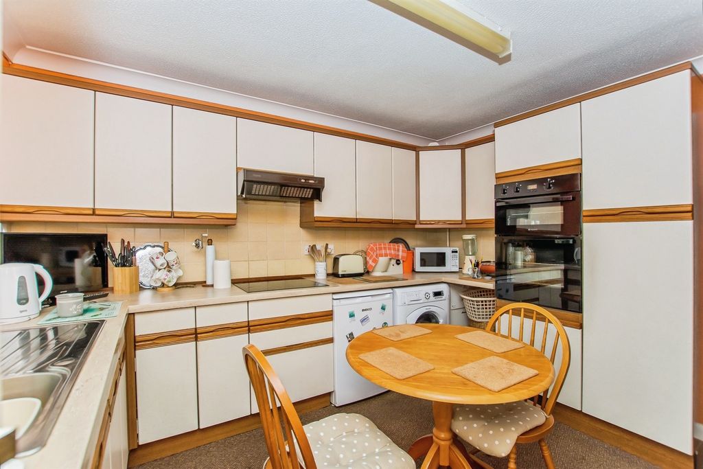 Property photo 3 of 13