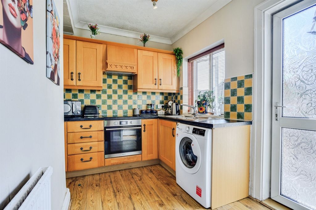 Property photo 2 of 16