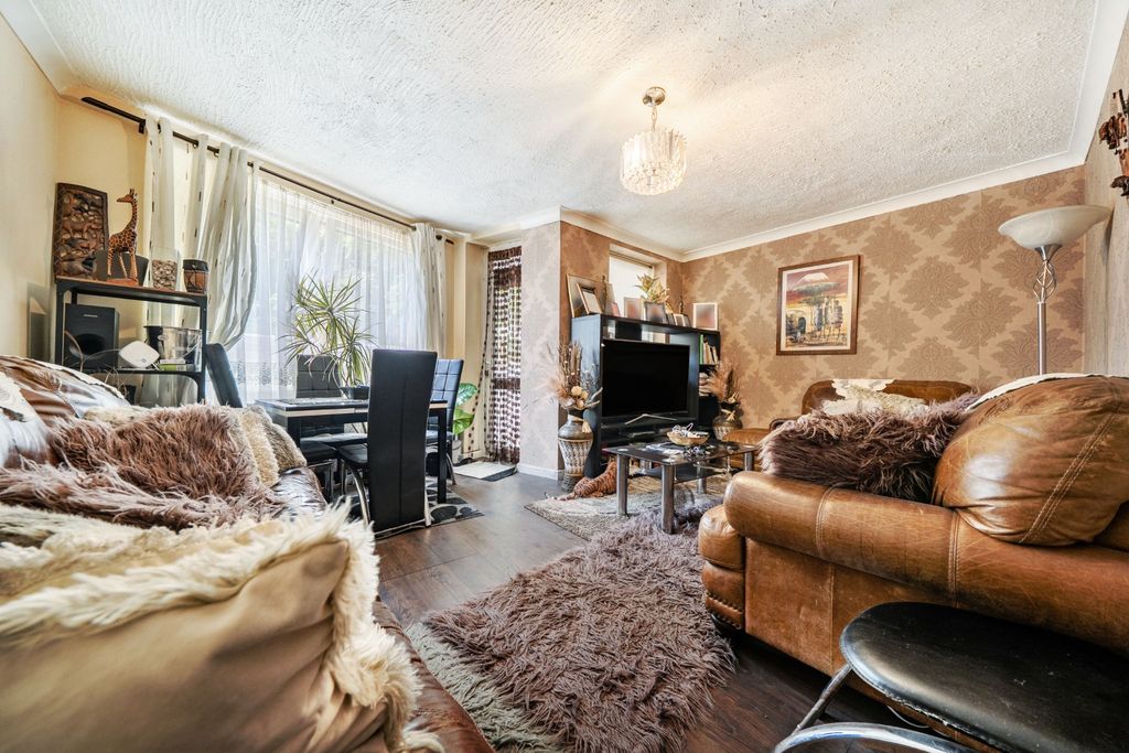 Property photo 3 of 14 5196972
