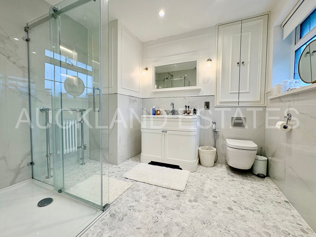 Additional image 22 of 5 bed detached house for saleFoxes Lane, Brookmans Park AL9