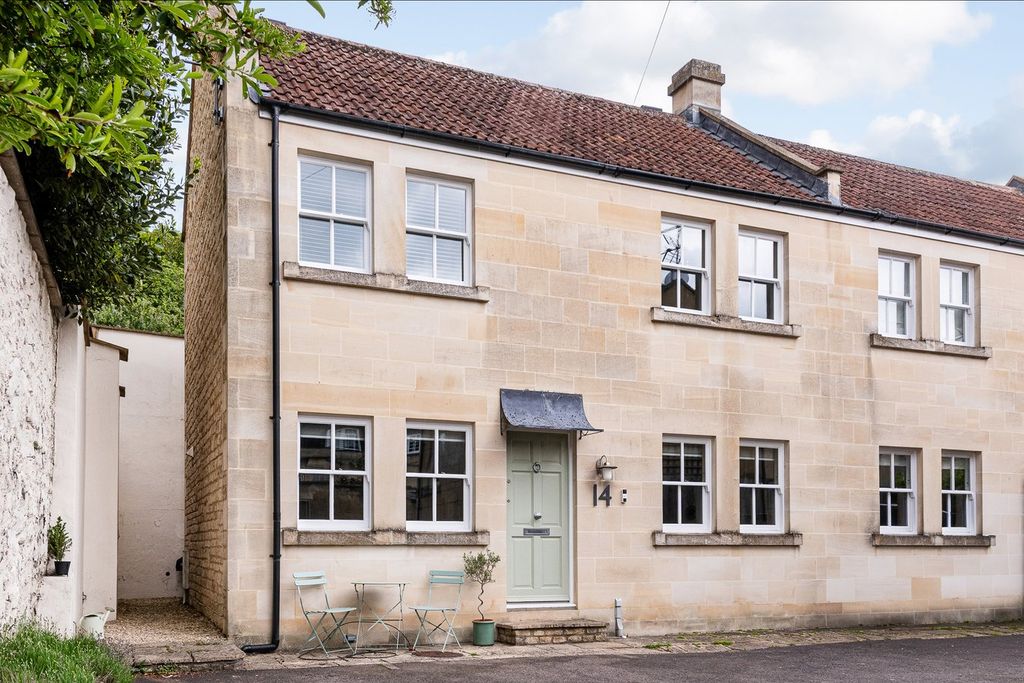 Property photo 1 of 11