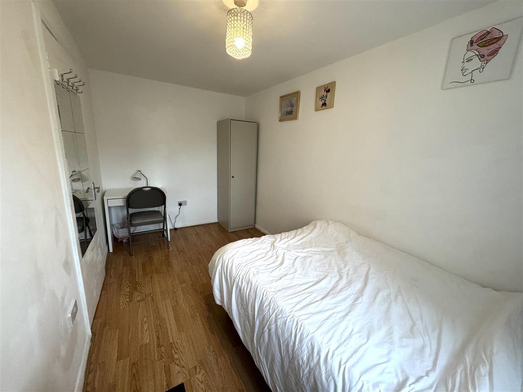 Property photo 3 of 7 Option 1 - Room 1 .