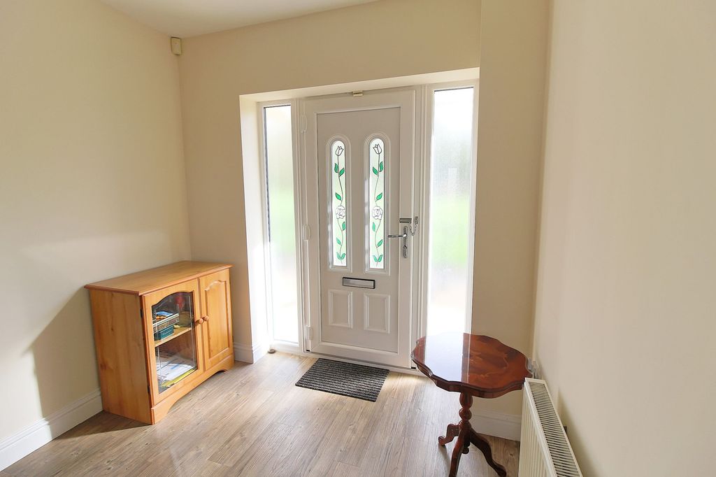 Property photo 2 of 27