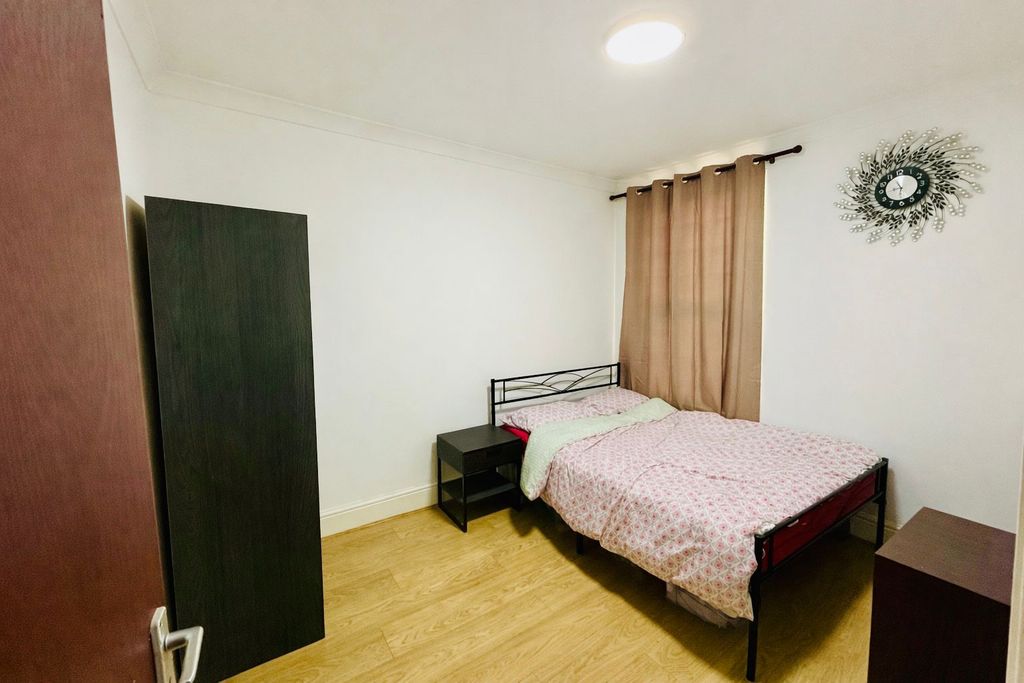 Property photo 1 of 3