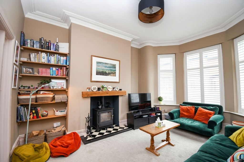 Property photo 2 of 29