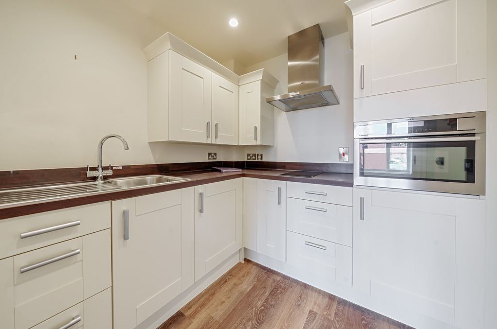 Property photo 2 of 12 Kitchen