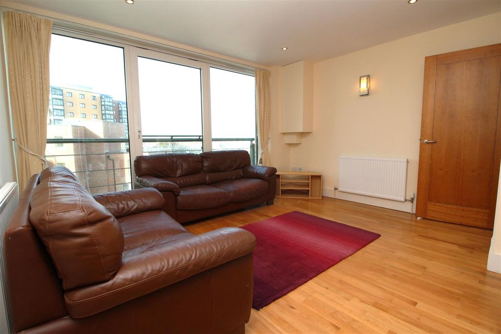 Property photo 3 of 12 Sitting Room.Jpg