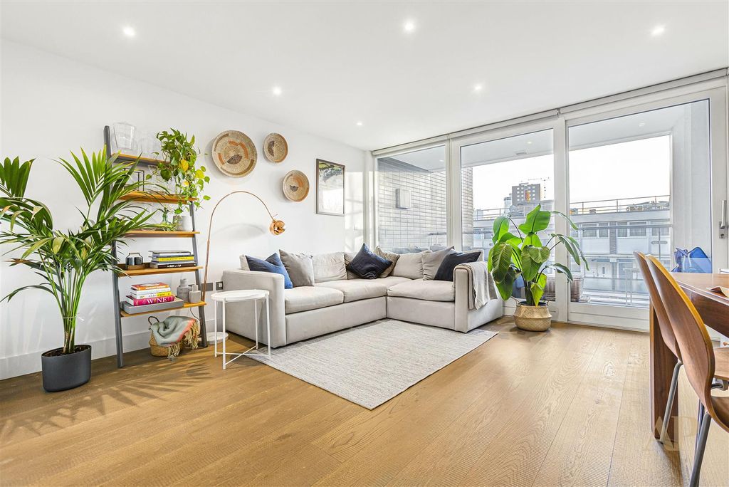 Property photo 2 of 19