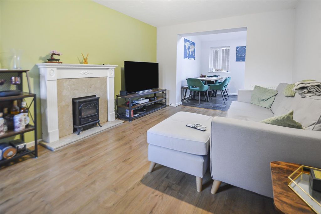 Property photo 3 of 7 6_68485.Jpg