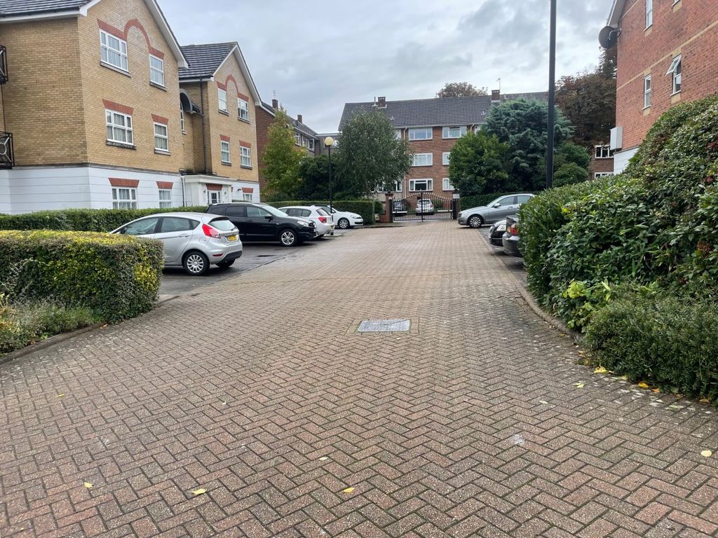 Property photo 3 of 12