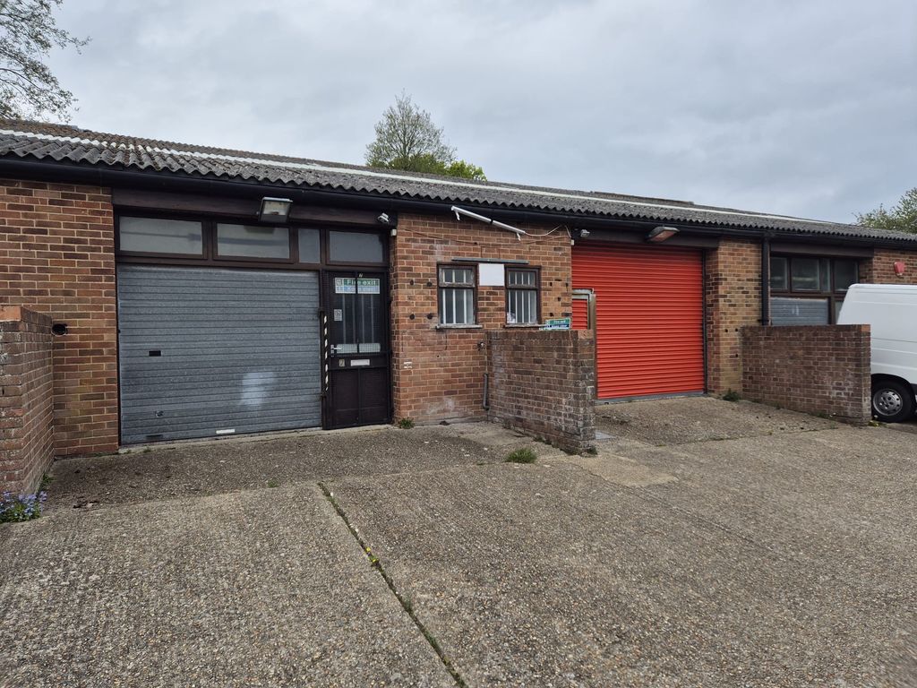 Property photo 1 of 3