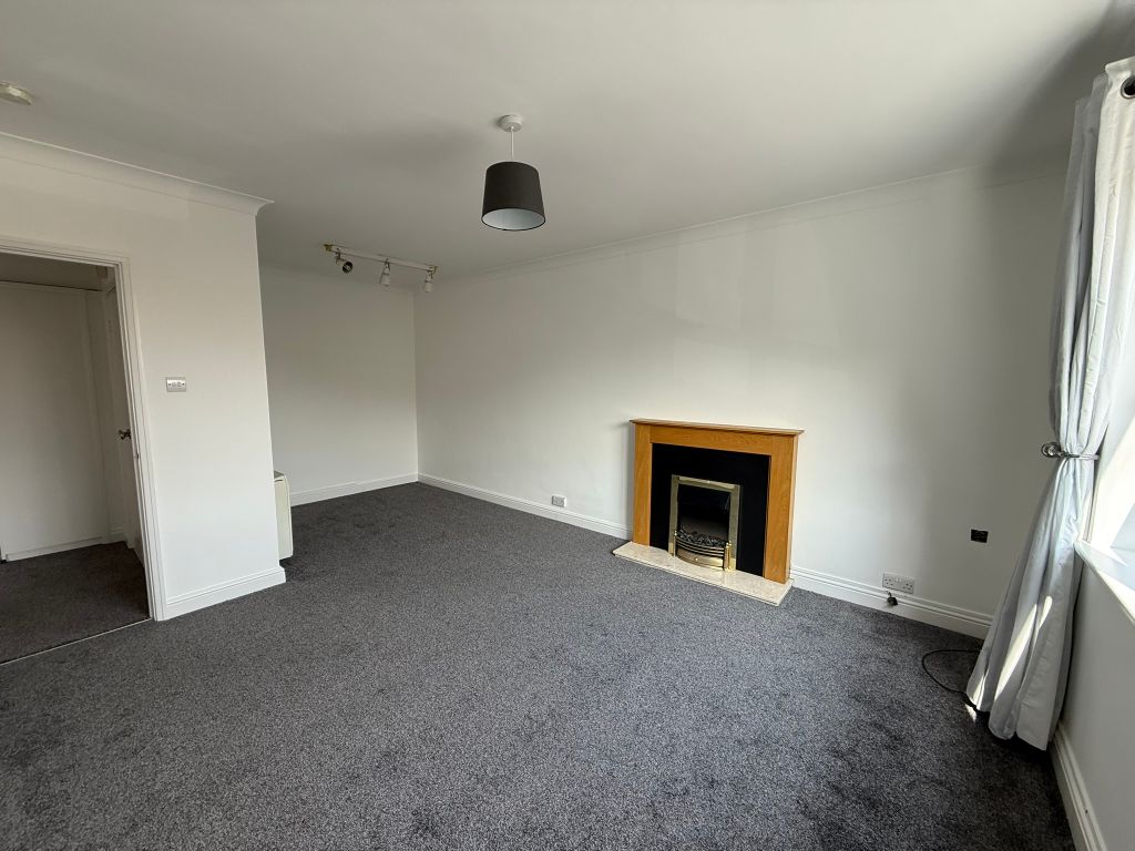 Property photo 2 of 10 Lounge