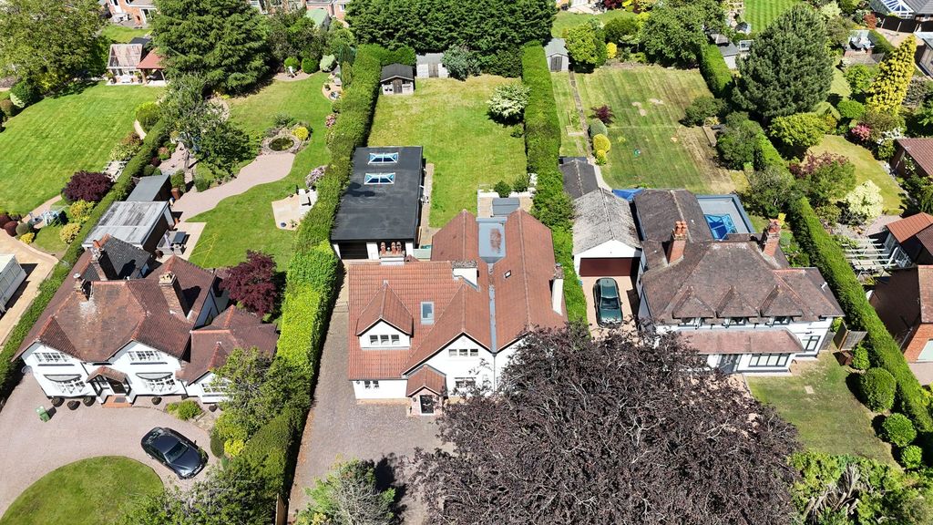 Property photo 2 of 35