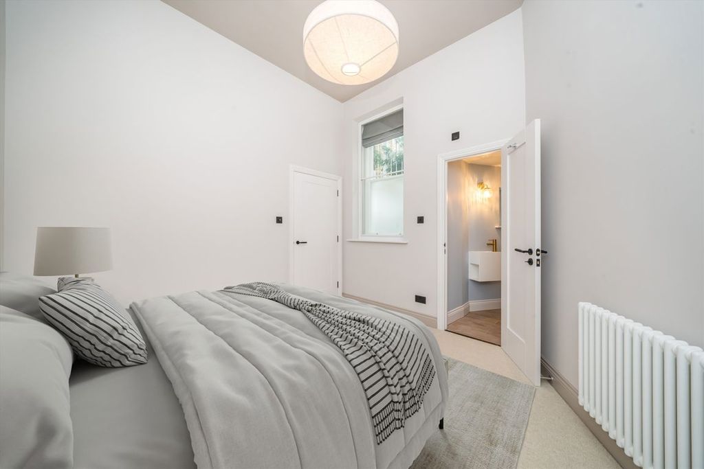 Property photo 3 of 4