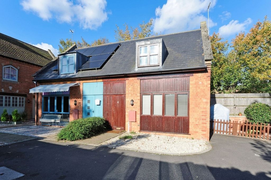 Property photo 1 of 8