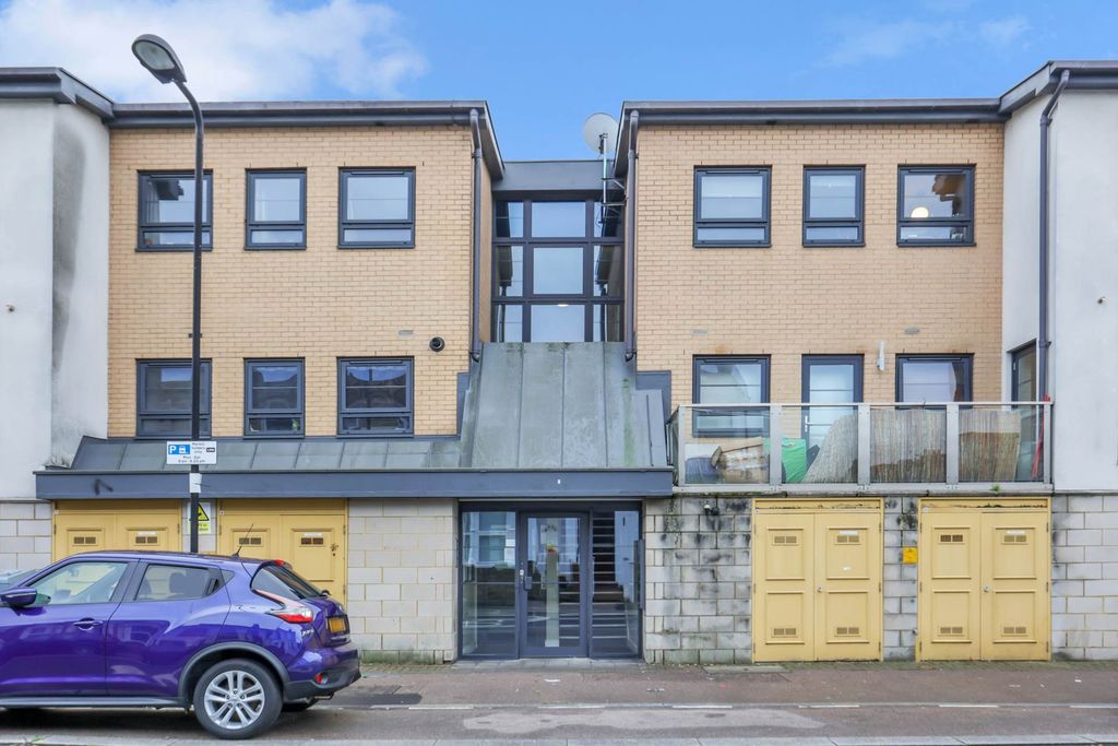 Property photo 1 of 22