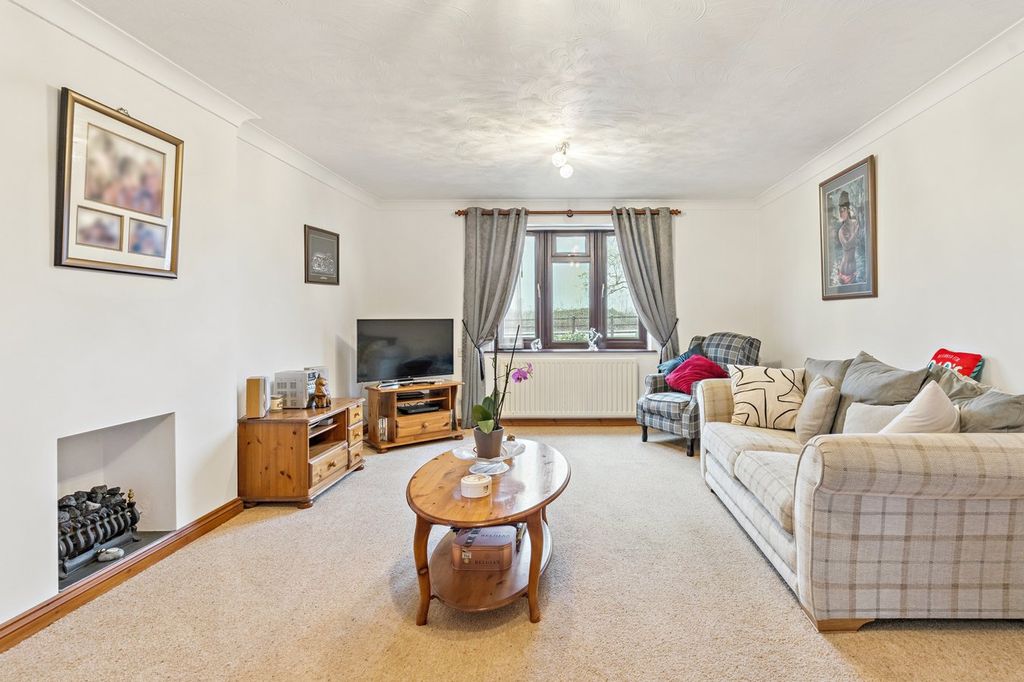Property photo 3 of 22