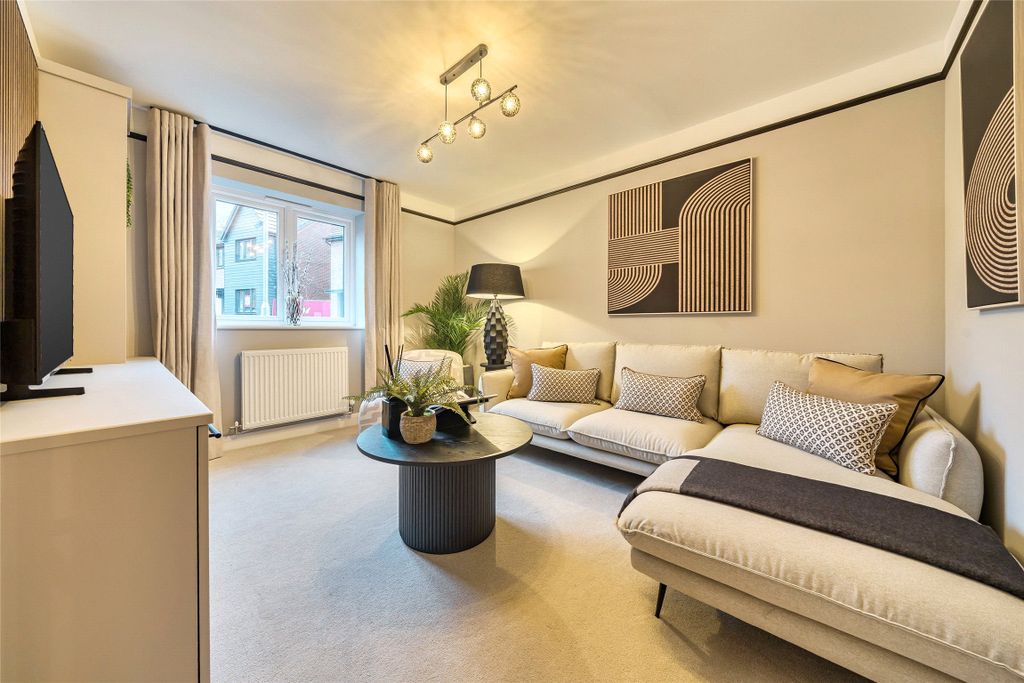 Property photo 3 of 11 Show Home