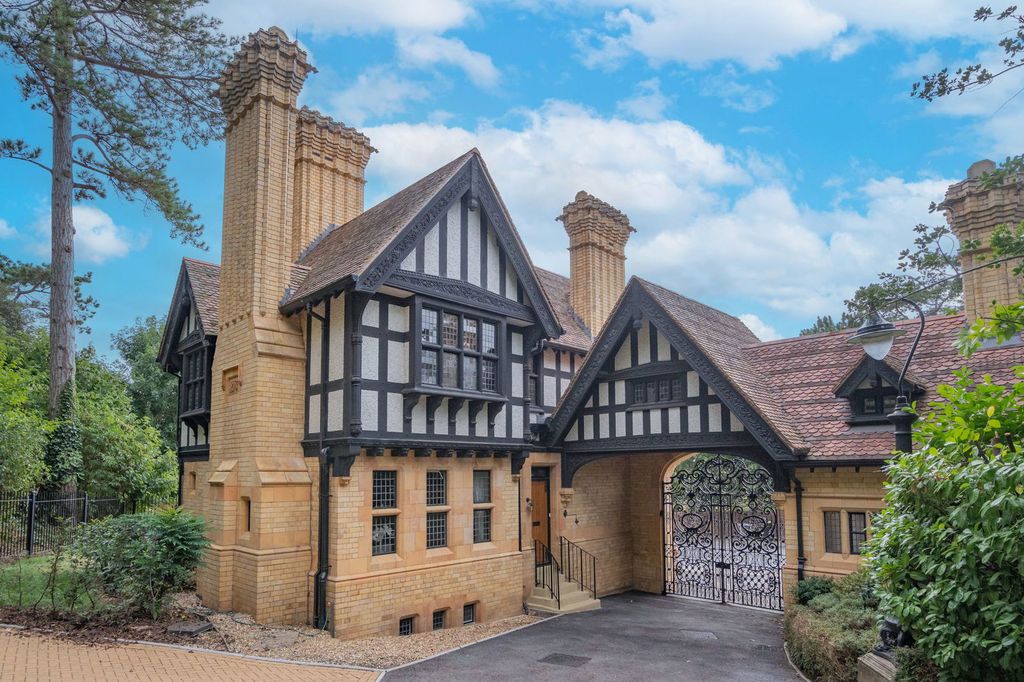 Property photo 1 of 19