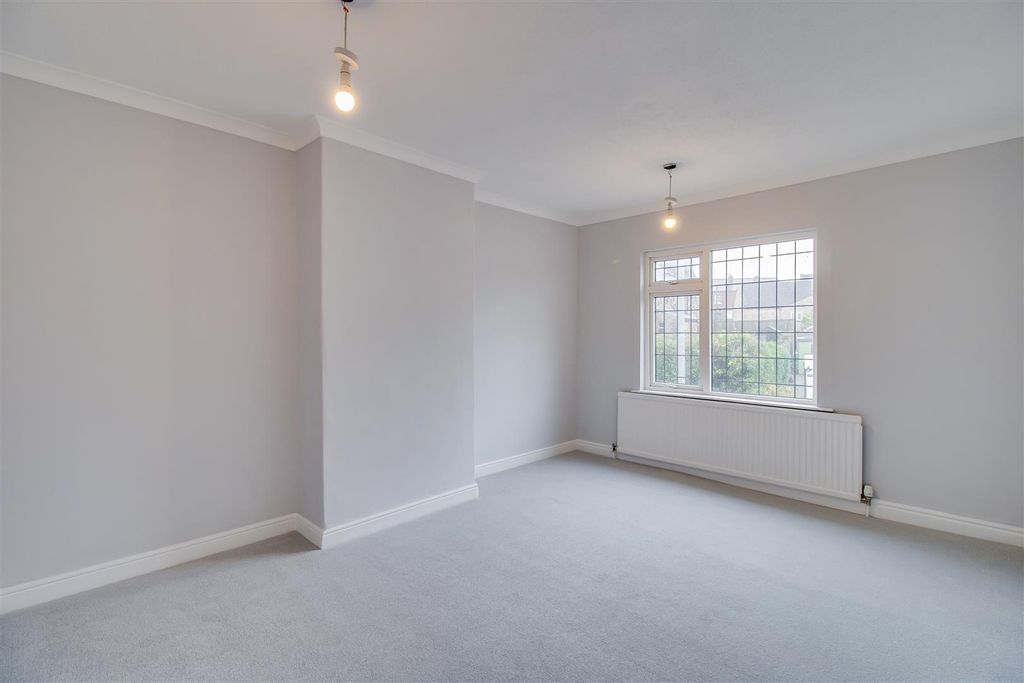 Property photo 2 of 10 Bedroom One