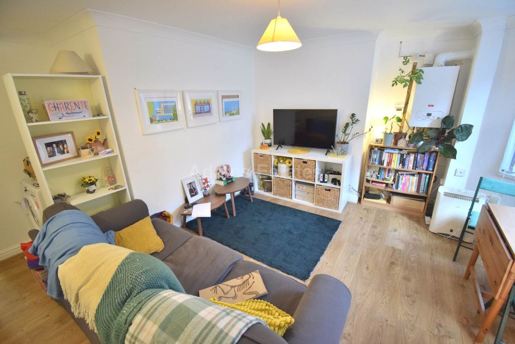 Property photo 1 of 6