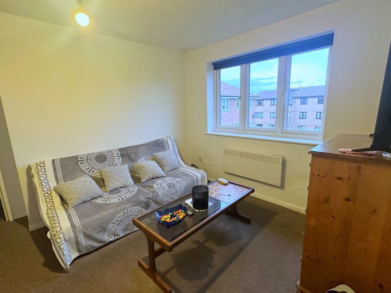 Property photo 3 of 5 Lounge