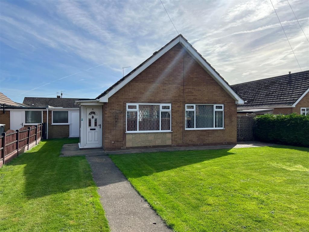 Property photo 1 of 14 5 Hull Road - External.Jpg