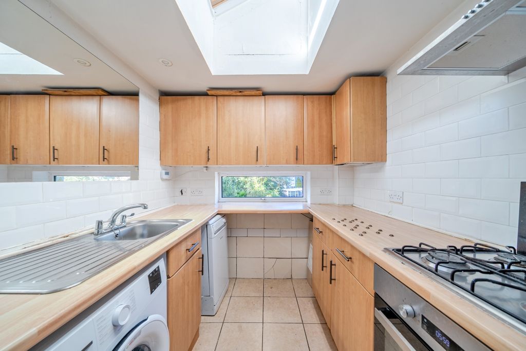 Property photo 2 of 9 1529820-16-1A10B9...