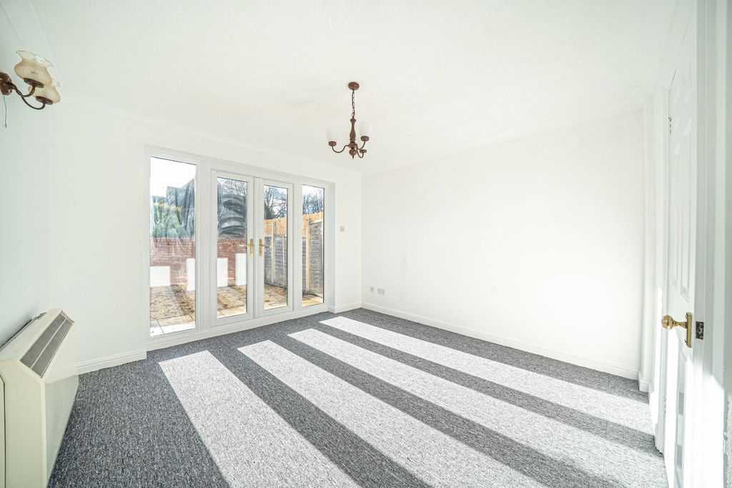 Property photo 3 of 26