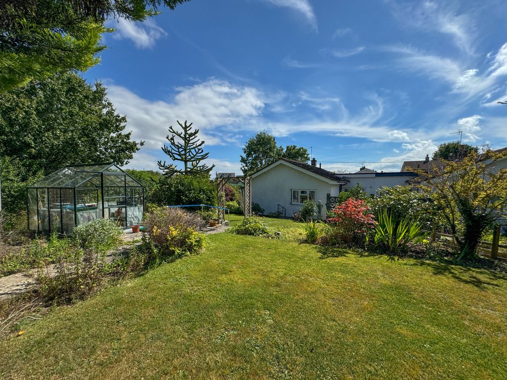 Property photo 2 of 15 Garden (2)