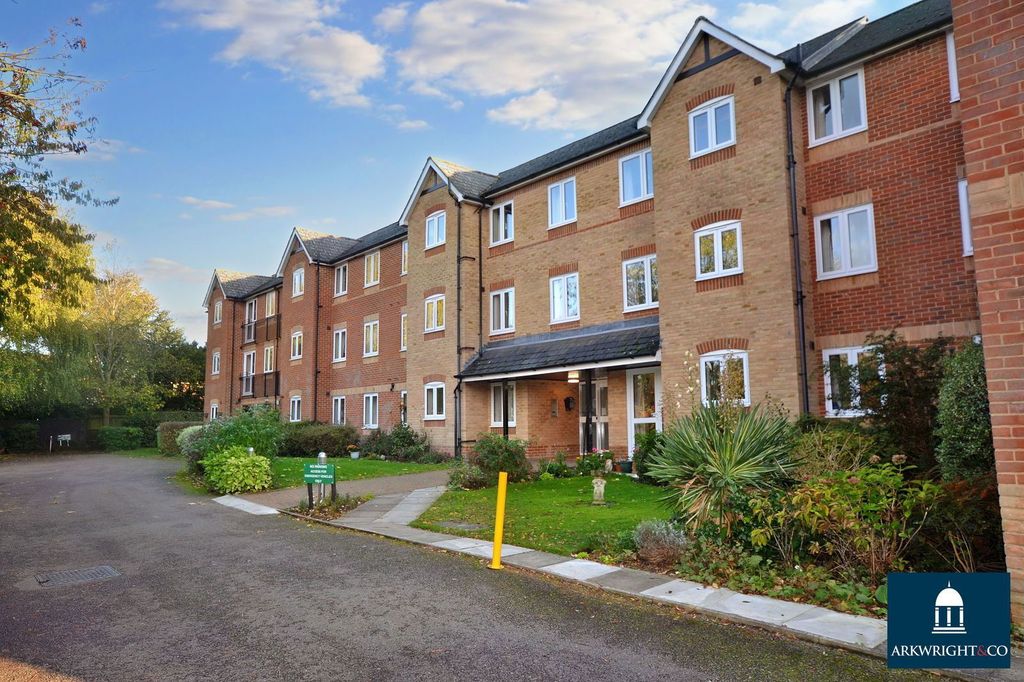 Property photo 1 of 8