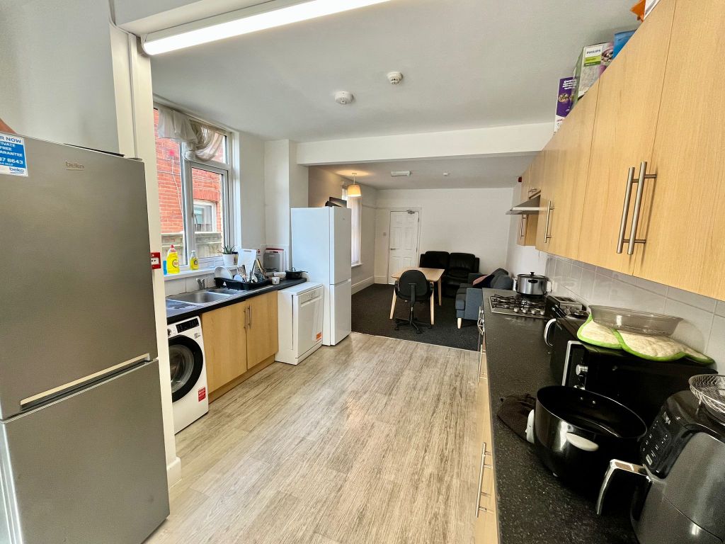 Property photo 3 of 12 Img-20251027-Wa0004